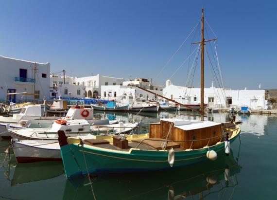  - Paros